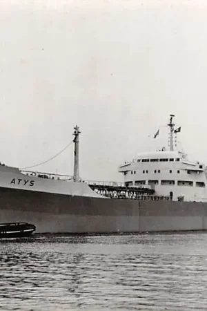 Scheepvaart d.w. Turbine Tanker ATYS gebouwd door de Nederlandsche Dok en Scheepsbouw Mij, Amsterdam en Sleepboot Reederij Gebr. Goedkoop Schepen 1962 HC53655 Tylko dziś