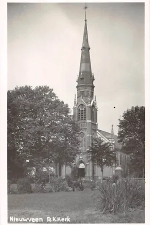 Tani Nieuwveen R.K. Kerk fotokaart 1945 Nieuwkoop HC53542