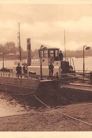 Schoonhoven Veer pont over de Lek 1931 Binnenvaart schepen Scheepvaart HC53590 Premium