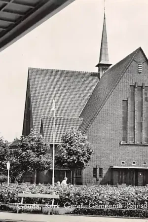 Zamów teraz Gouda Stationsplein Kerk Gereformeerde Gemeente vanaf auto bus station 1962 HC53480