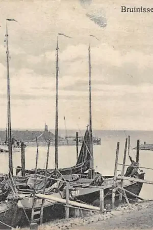 Autentyczny Bruinisse bij het haven hoofd Vissers schepen BRU 20 en 30 Schouwen-Duiveland HC53032