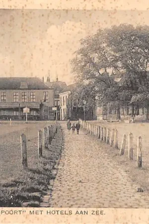 Harderwijk Bruggepoort met Hotels aan Zee 1929 HC52646 Kup teraz