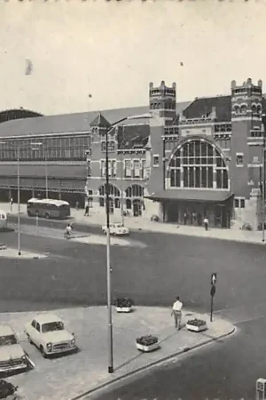 Haarlem Station met auto busstation Spoorwegen HC52082 Tylko dziś