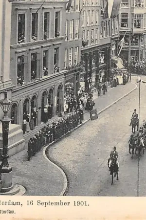 Premium Rotterdam Koninklijk bezoek aan Rotterdam 16 September 1901 Aankomst Stadhuis Koningin Wilhelmina en Prins Hendrik Koningshuis HC51504