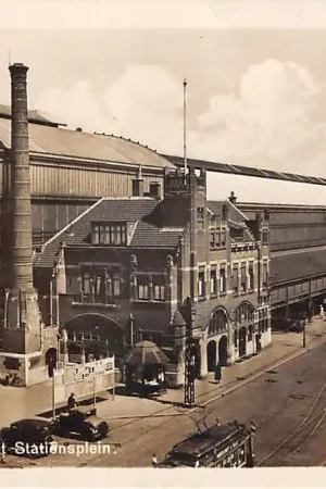 Tani Haarlem Station met Stationsplein en Trams 1931 Spoorwegen Treinen HC51001