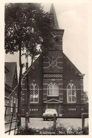 Schelluinen Ned. Hervormde Kerk met auto 1955 Molenlanden Alblasserwaard HC50697 Tylko dziś