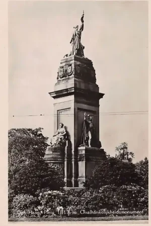 's-Gravenhage Plein 1813 met Onafhankelijkheids monument 1948 HC50321 Wysoka jakość