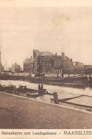 Maassluis Buitenhaven met loodsgebouw en schepen Scheepvaart HC50182 Najlepsza cena