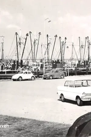 Colijnsplaat Visserhaven met schepen en auto's 1972 Noord-Beveland HC50085 Najlepsza cena