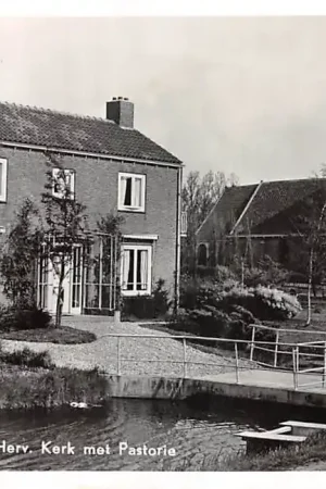 Tani Rijnsaterwoude Ned. hervormde Kerk met Pastorie 1957 HC49974