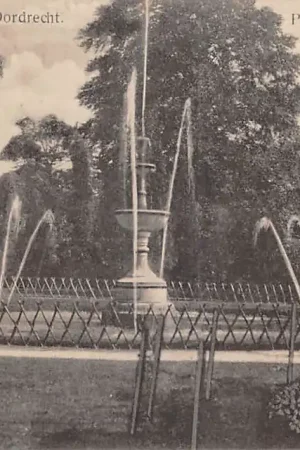 Dordrecht Park Merwestein met Fontein 1915 HC49586 Promocja