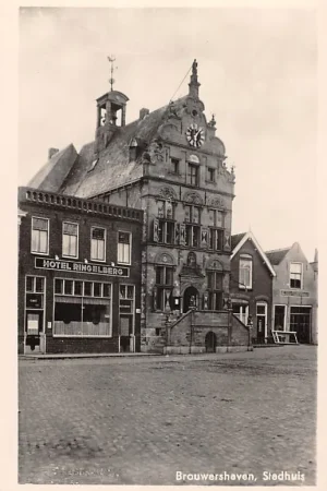 Oryginalny Brouwershaven Stadhuis met Hotel Ringelberg 1949 HC49509