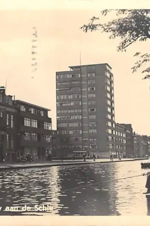 Rotterdam Flatgebouw aan de Schie Sport visser HC48970 Ekspresowa dostawa