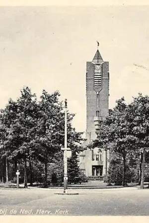 Najlepsza cena Zeist Boulevard en Slotlaan bij de Ned. Hervormde Kerk Auto 1943 HC48214