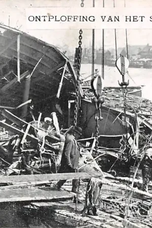 Rotterdam Prins Hendrikkade Ontploffing op het S.S. Gutenberg 1911 Scheepvaart Schepen HC48080 Oferta