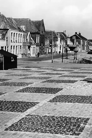 Brouwershaven Havenplein met monument 1965 HC979 Autentyczny