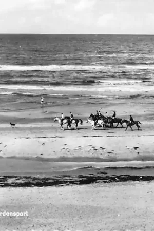 Ostatnia szansa Noordwijkerhout Paardensport Strand Ruiters te paard 1961 HC1217