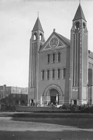 Szybka dostawa 's-Gravenhage Den Haag Fotokaart Kamperfoelieplein Heilige Familie Kerk HC448
