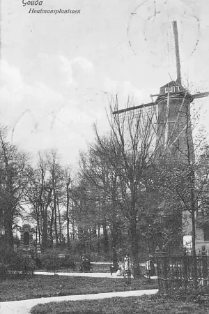 Autentyczny Gouda Houtmansplantsoen met molen en monument 1910 HC213
