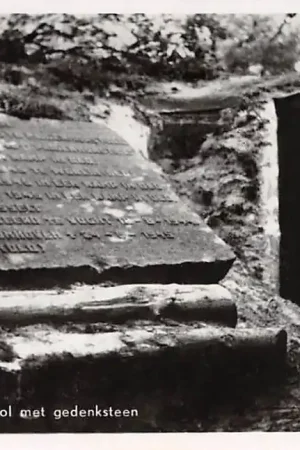 Diever Onderduikershol met gedenksteen WO-2 HC3377 Zwrot pieniędzy