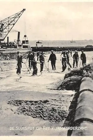 Szybka dostawa Kornwerderzand Zuiderzee werken De Sluisput De Uitmonding van de persbuis waardoor het zand wordt opgeperst, van achteren gezien IJsselmeer Harlingen HC20080