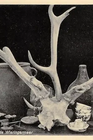 Rabat Den Oever Opgegraven voorwerpen in de Wieringermeer Afsluitdijk IJsselmeer HC12977