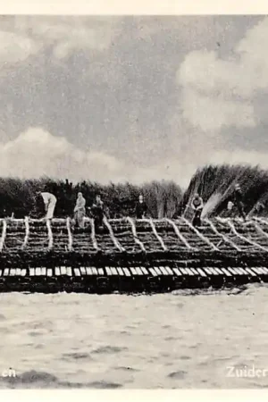Harderwijk Zuiderzeewerken Het plaatsen der kraagstukken Flevoland HC8720 Ekspresowa dostawa