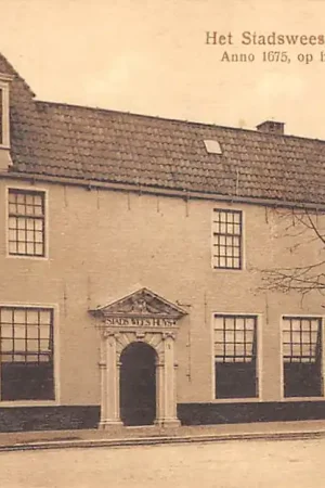 Leeuwarden Het Stads weeshuis, Anno 1675 op het Jacobijner Kerkhof HC60859 Popularny