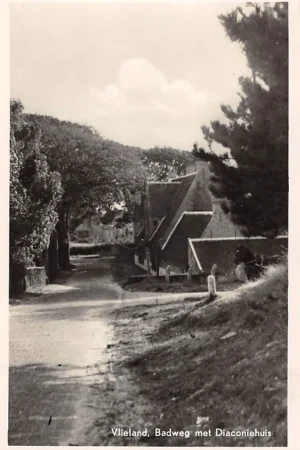 Vlieland Badweg met Diaconiehuis HC56177 Niska cena