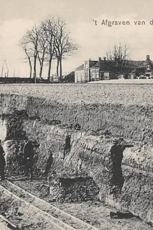 Afgraven van de terp te Hoogebeintum Friesland Noardeast-Fryslân HC50721 Zamów teraz