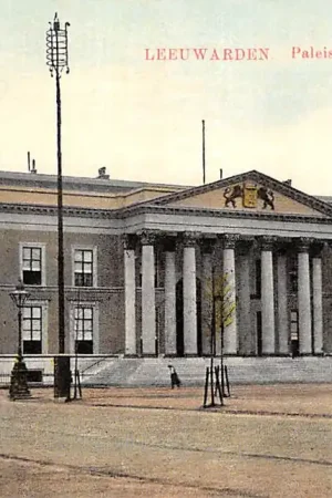 Zamów teraz Leeuwarden Paleis van Justitie HC33152