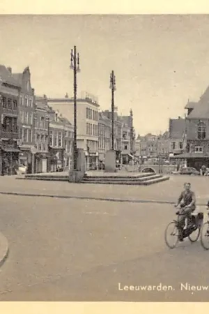 Autentyczny Leeuwarden Nieuwestad met De Waag HC30333