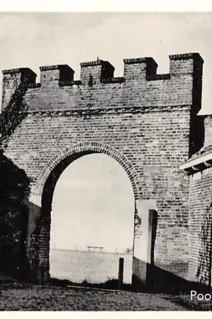 Harderwijk Poortje in de stadsmuur HC61328 Tani