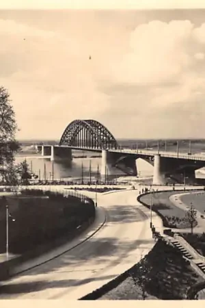 Premium Nijmegen Brug over de Waal 1940 HC53302