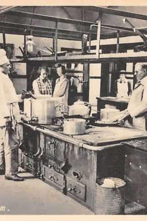 Promocja Ellecom Avegoor Keuken met kok en personeel Vacantieoord van den Ned. Bond van Personeel in Overheidsdienst Rheden Veluwe HC43728