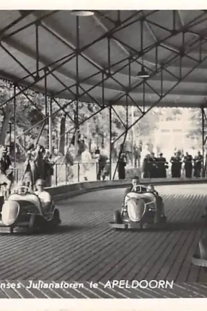 Wyprzedaż Apeldoorn Autobaan a\\/d Prinses Julianatoren 1953 Speeltuin HC38909