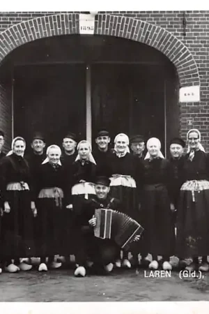 Laren (GD) Dansgroep Smos-Walaer 1964 HC27368 Szybka dostawa