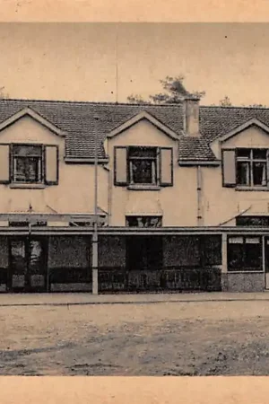 Autentyczny Voorthuizen Koloniegebouw Groot Dennenlust HC5692