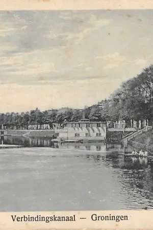 Groningen Verbindingskanaal Roeiboten met roeiers HC10639 Ekspresowa dostawa