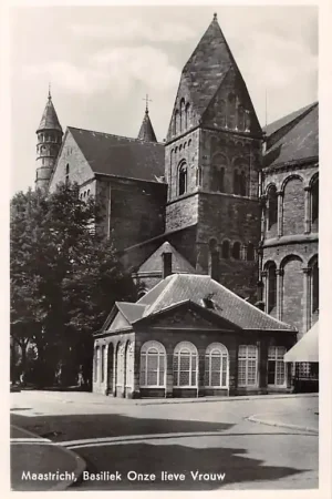 Maastricht Basiliek Onze Lieve Vrouw R.K. Kerk1942 HC55989 Ekspresowa dostawa