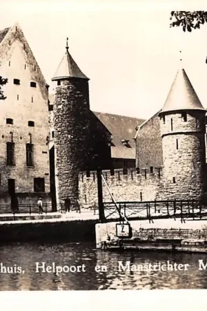 Maastricht Pesthuis Hel poort en Maastrichter Maaspunttoren 1950 HC55897 Popularny