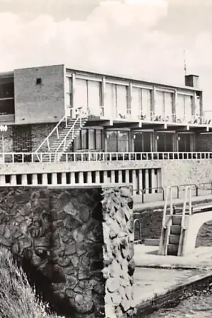 Ekspresowa dostawa Weert Tranchee Recreatie-centrum Bisschoppelijk College 1969 HC47744