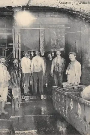 Terwinselen bij Heerlen Staatsmijn Wilhelmina Aankomst op schacht 1 op 165 M diepte 198 Mijn HC5294 Niska cena