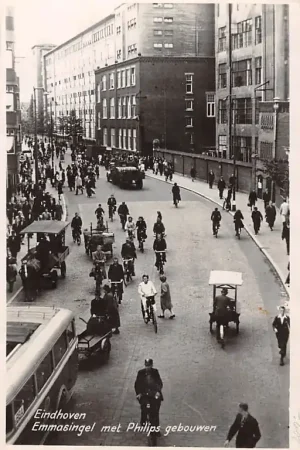 Eindhoven Emmasingel met Philips gebouwen 1948 HC54533 Ostatnia szansa