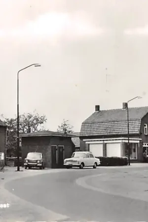 Ostatnia szansa Hooge Mierde St. Cornelisstraat VIVO Supermarkt 1966 Noord-Brabant HC49871