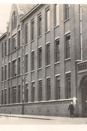 Zamów teraz Oudenbosch Instituut St. Louis 1950 HC39309