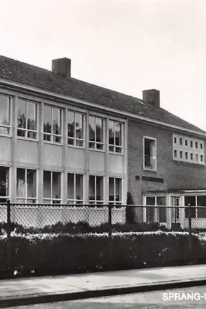 Wyprzedaż Sprang-Capelle Sprang Huishoudschool 1968 Waalwijk HC27899