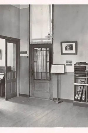 Oudenbosch Instituut St. Louis Pianokamers 1948 HC24153 Popularny