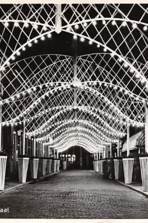 Darmowa dostawa Breda Oranjestad Reigerstraat met feestverlichting 1952 HC8843