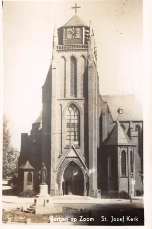 Bergen op Zoom St. Jozef K erk HC4676 Zwrot pieniędzy